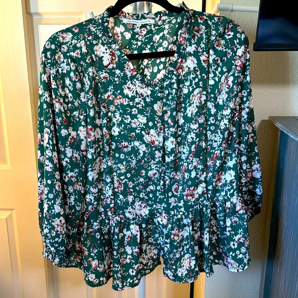 Collective Concepts Peplum Floral Blouse - Picture 2 of 7
